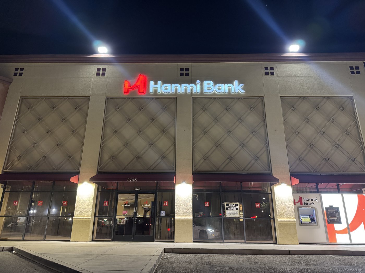 Hanmi Bank illuminated channel letters